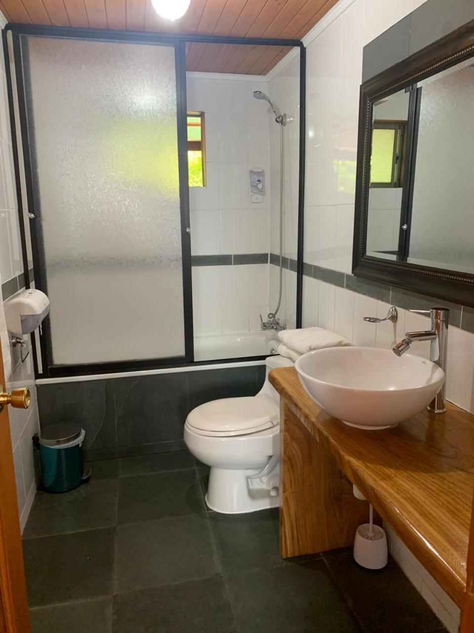 Hostal Tour Пукон Экстерьер фото